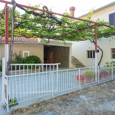 Holiday Home Urlovic Gruda Екстер'єр фото