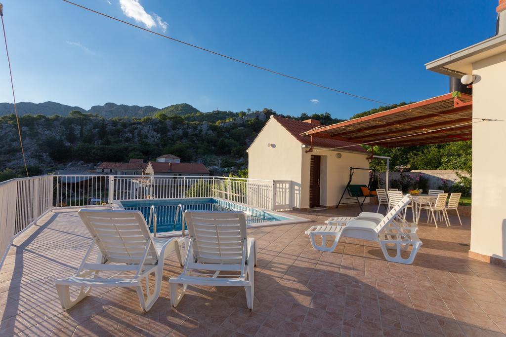 Holiday Home Urlovic Gruda Екстер'єр фото