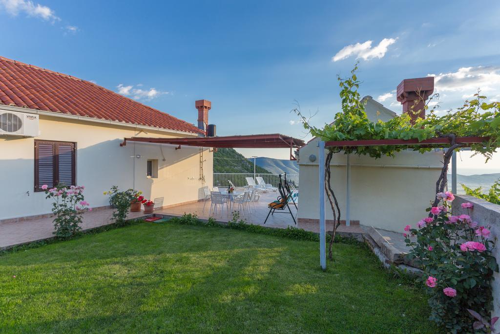 Holiday Home Urlovic Gruda Екстер'єр фото